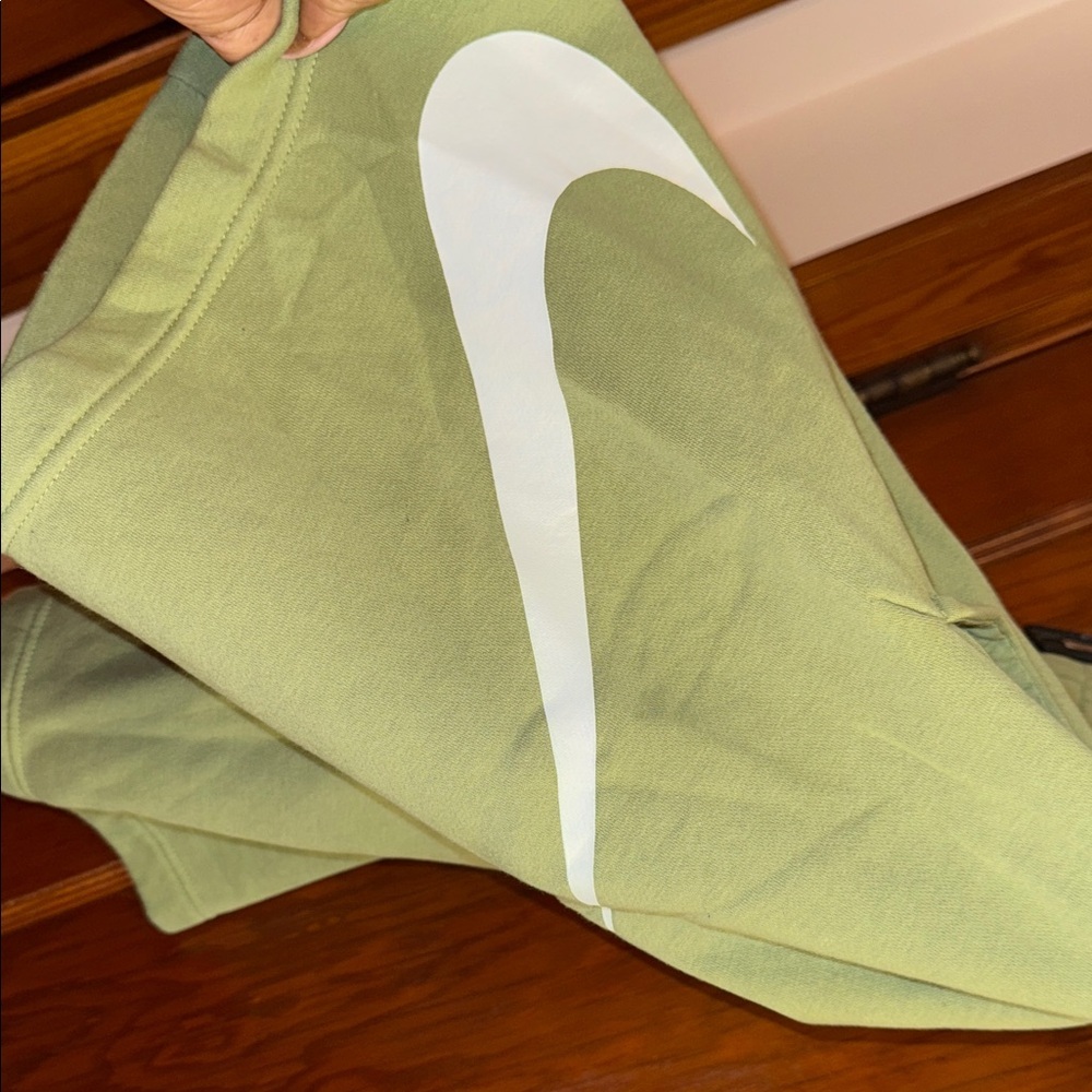 Nike Sportswear Essentials Fleece Shorts - Picture 5 of 13